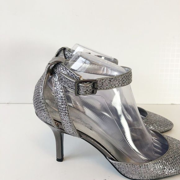 Marc Fisher Metallic Glitter Ankle Strap Pumps Heels Silver Pointed Toe Size 8.5 - Picture 4 of 13